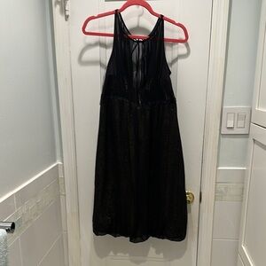 Kay Unger Black and Gold Sleeveless Dress